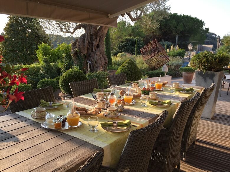 Bed & Breakfast Chambres D'h�tes Villa C�dria