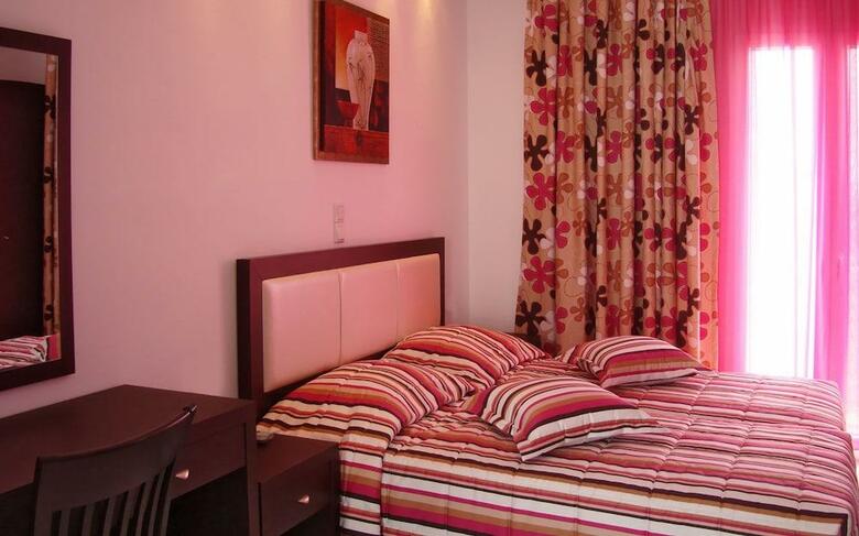 Apartamentos Elena Studios And Suites
