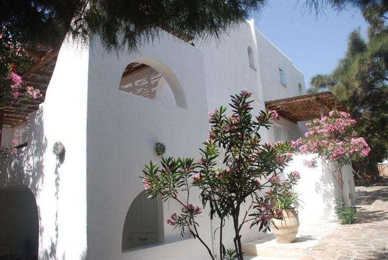 Apartamentos Elena Studios And Suites