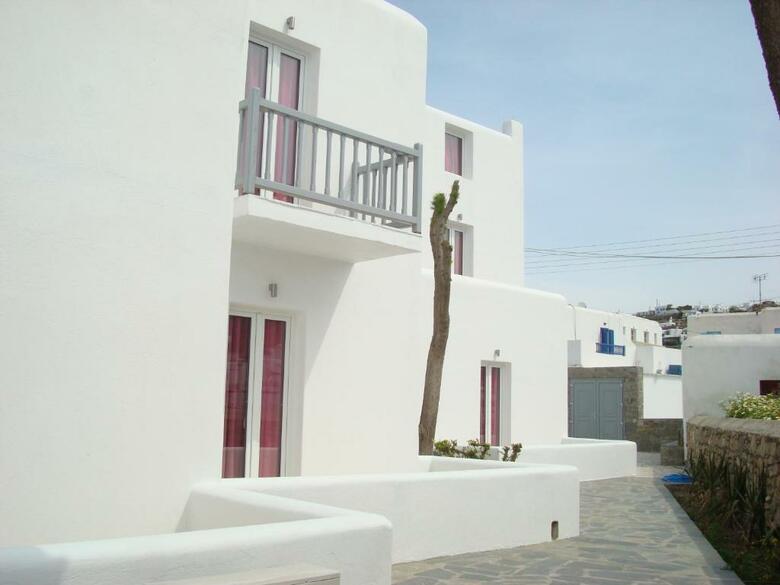 Apartamentos Elena Studios And Suites