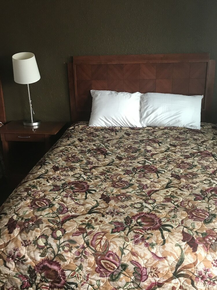 West Main Motel