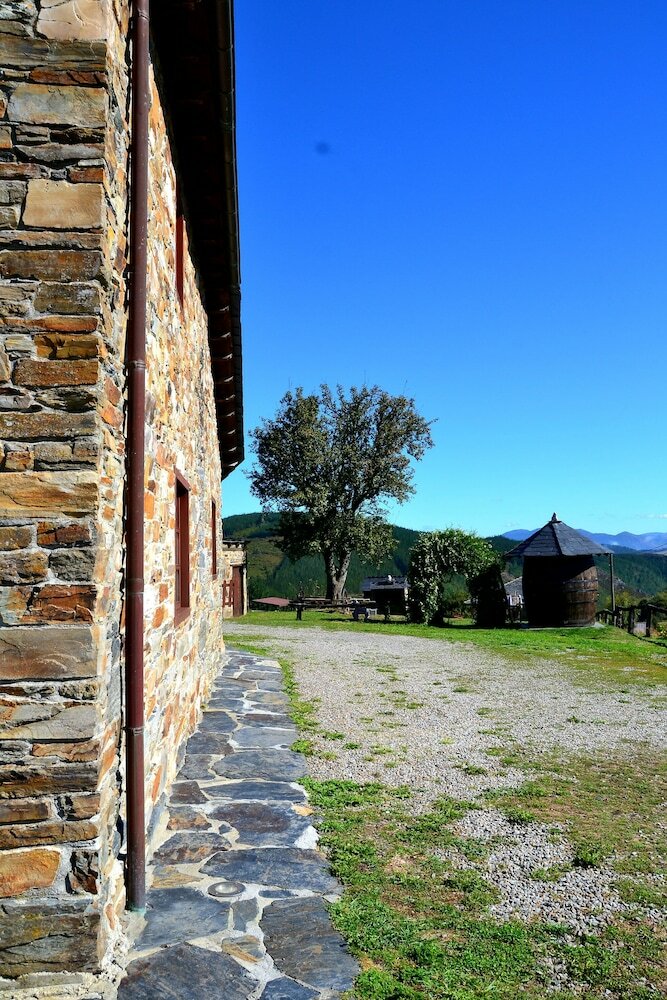 Apartamentos Rurales Ron