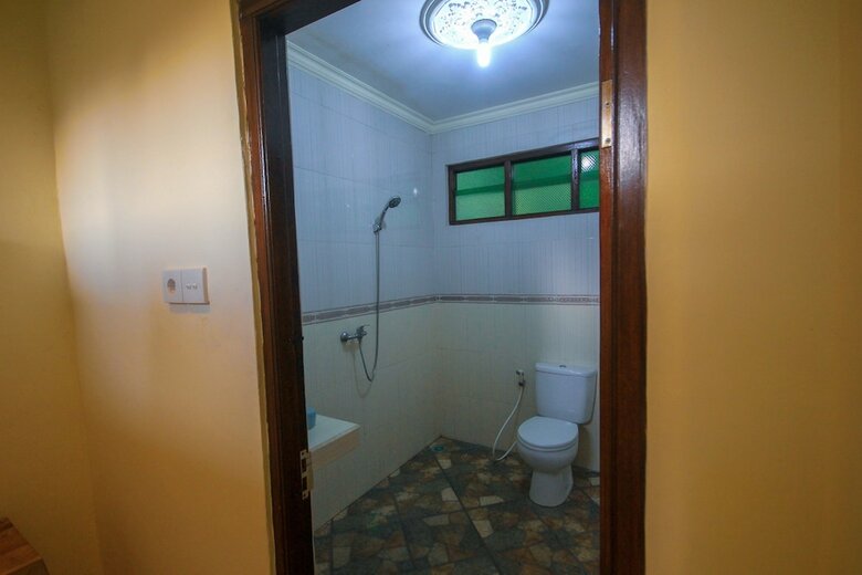 Hotel Pramewari Homestay