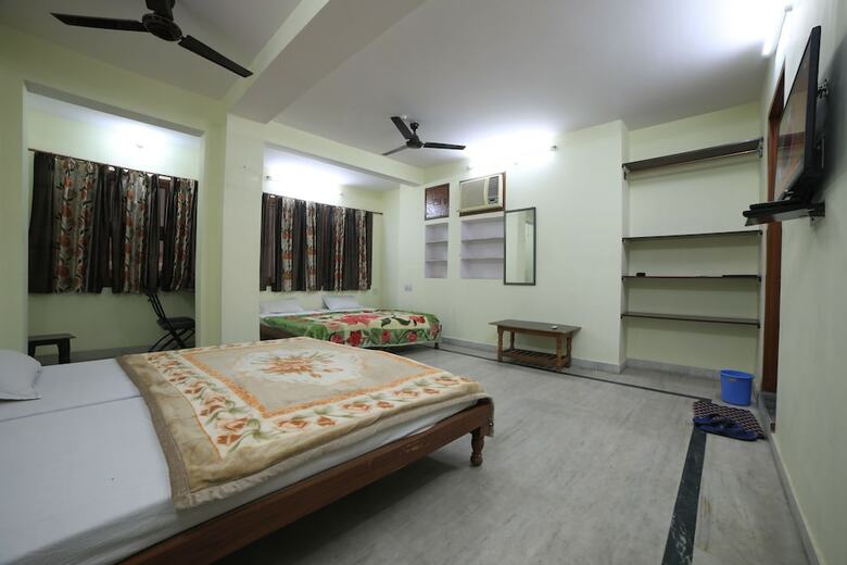 Hotel Boby Mansion (manasvi Guest Home)