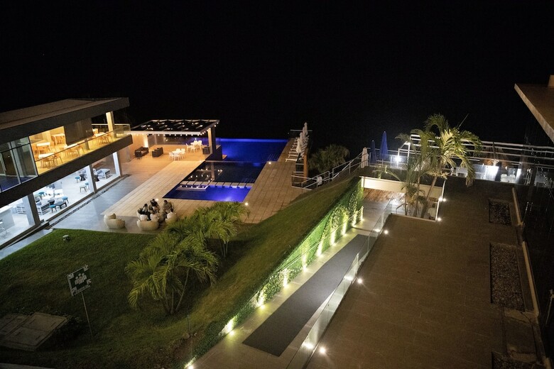 Hotel Acantilados