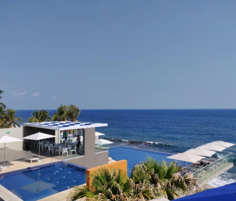 Hotel Acantilados