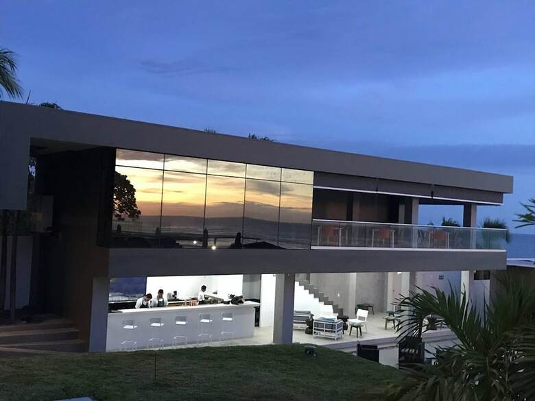 Hotel Acantilados