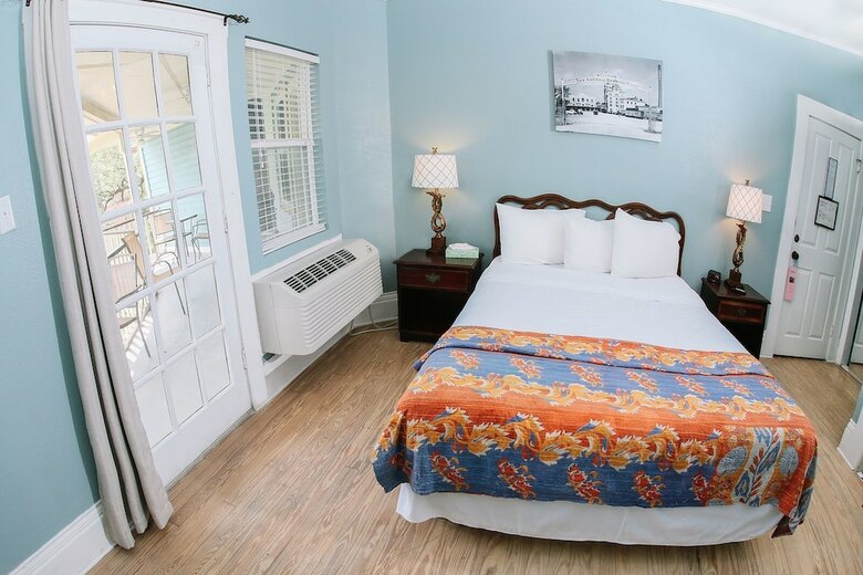 Bed & Breakfast Inn On The Riverwalk