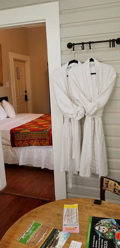 Bed & Breakfast Inn On The Riverwalk