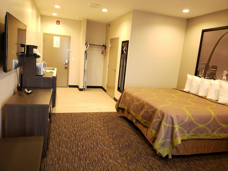 Hotel Super 8 By Wyndham St. Louis North