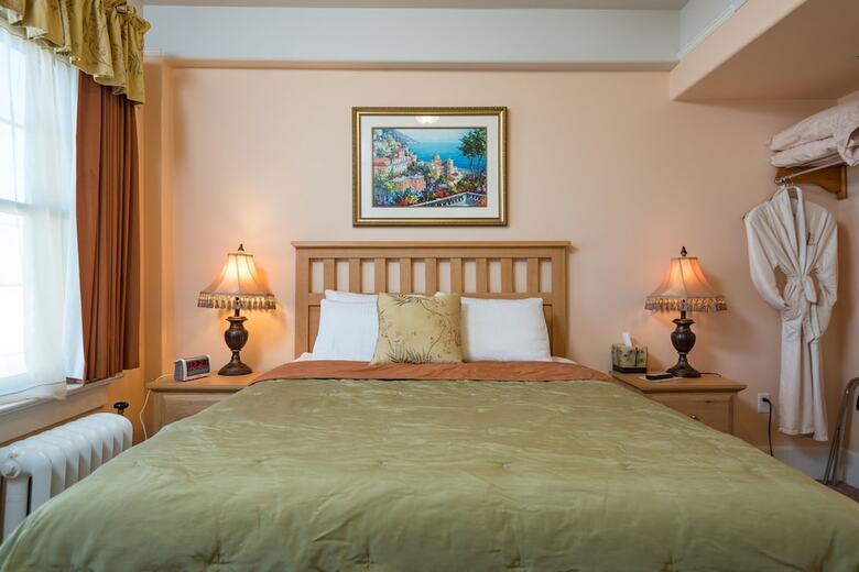 Historic Hotel Condon