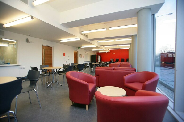 Hostal Davies Court