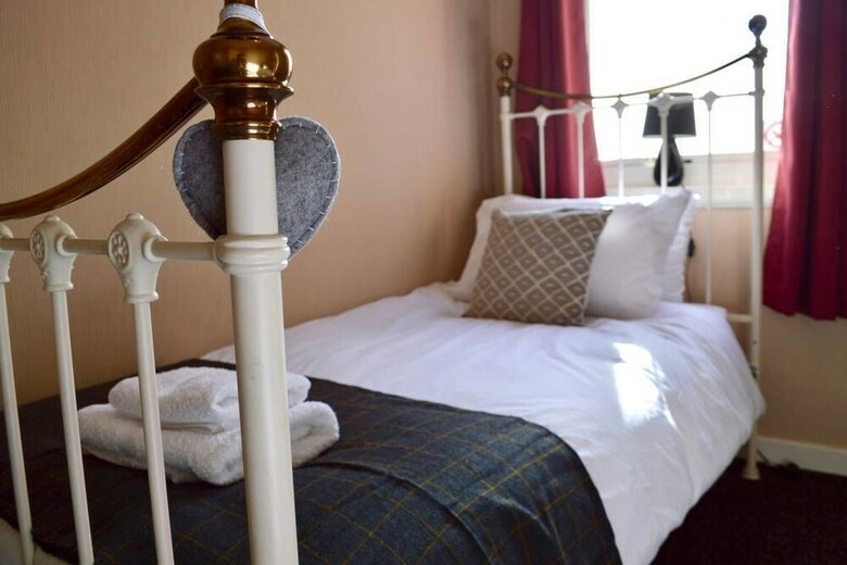 Crags View Apartment