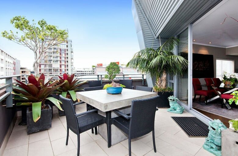 Apartamentos Um616 Sleek Split Level City Oasis In Ultimo
