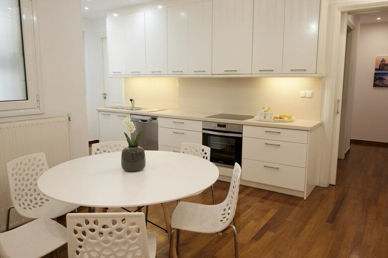 Spacious Modern 3bd Apartment