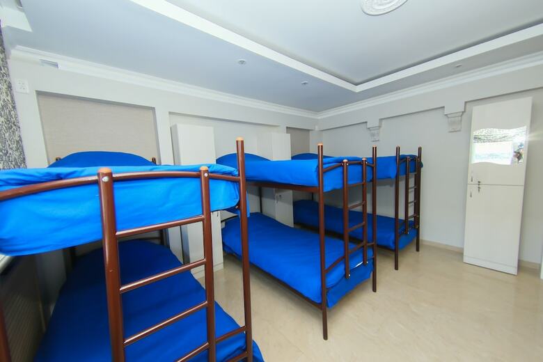 Hostal Kupe Capsule Hotel & Hostel