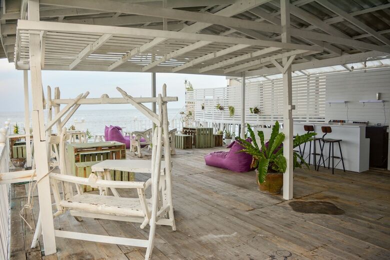 Hotel Karoon23