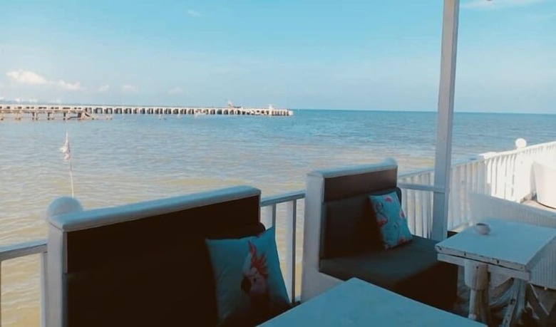 Hotel Karoon23