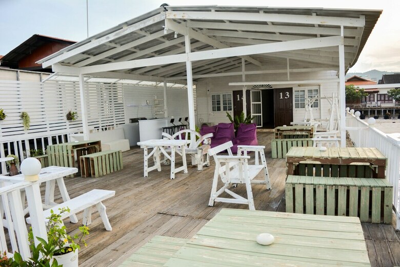 Hotel Karoon23