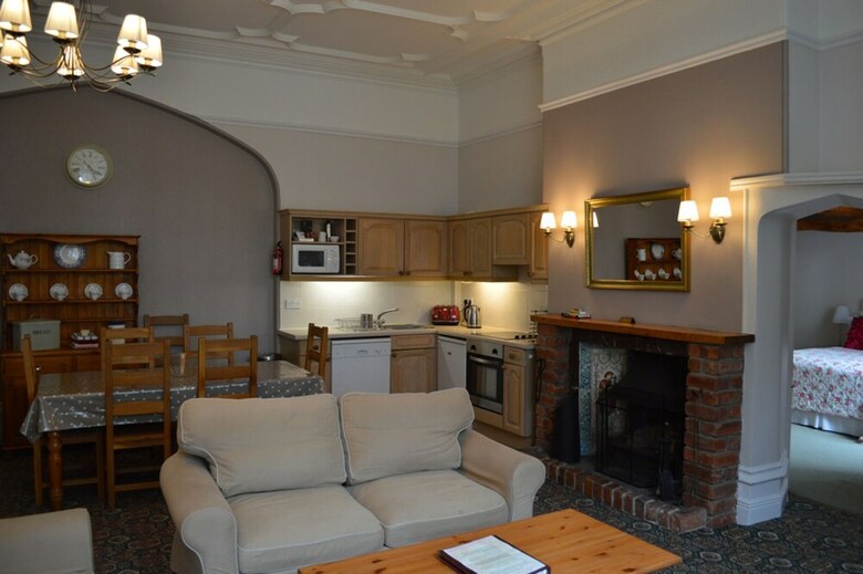 Hargate Hall - Sandringham