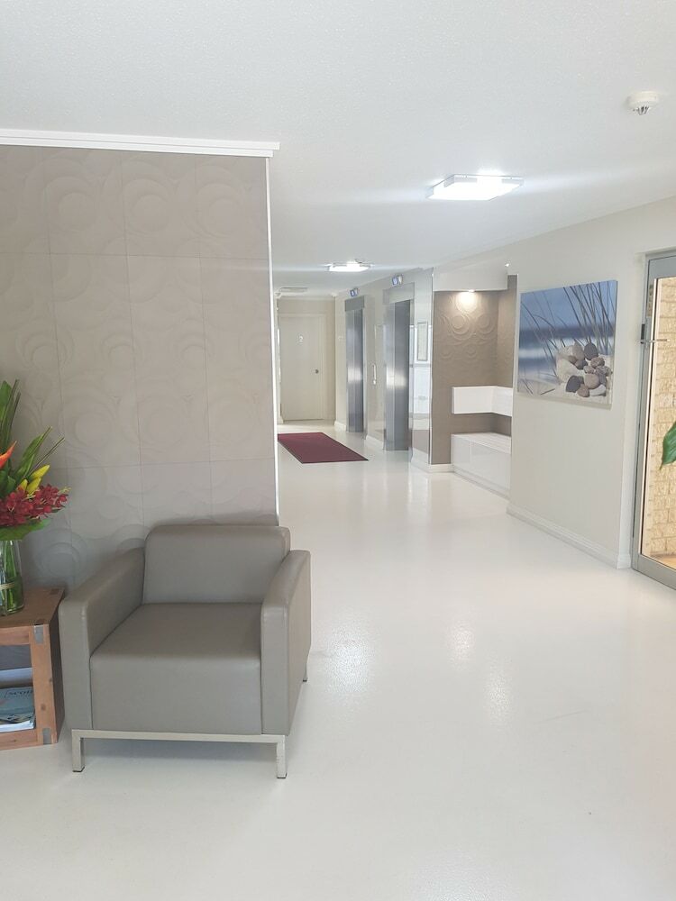 Grosvenor Beachfront Apartment