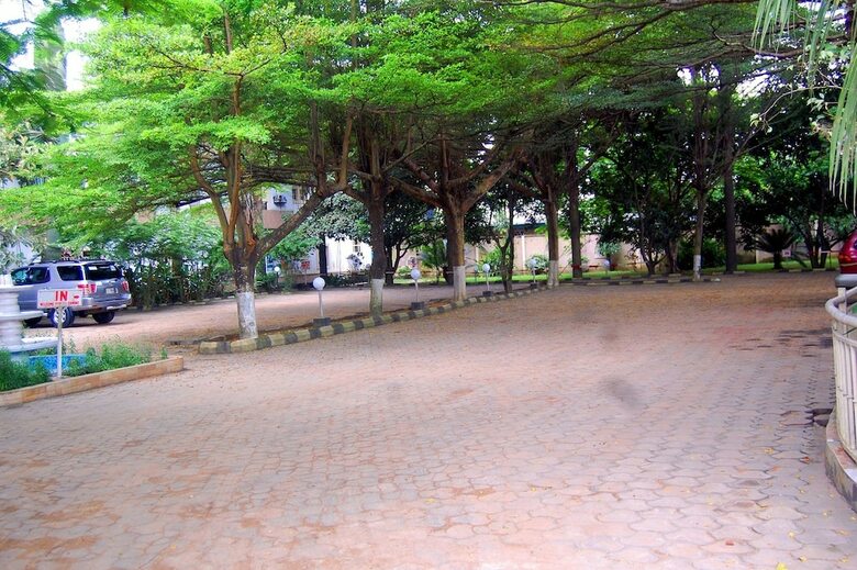 De-b Garden Hotel