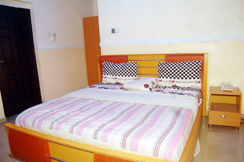 De-b Garden Hotel