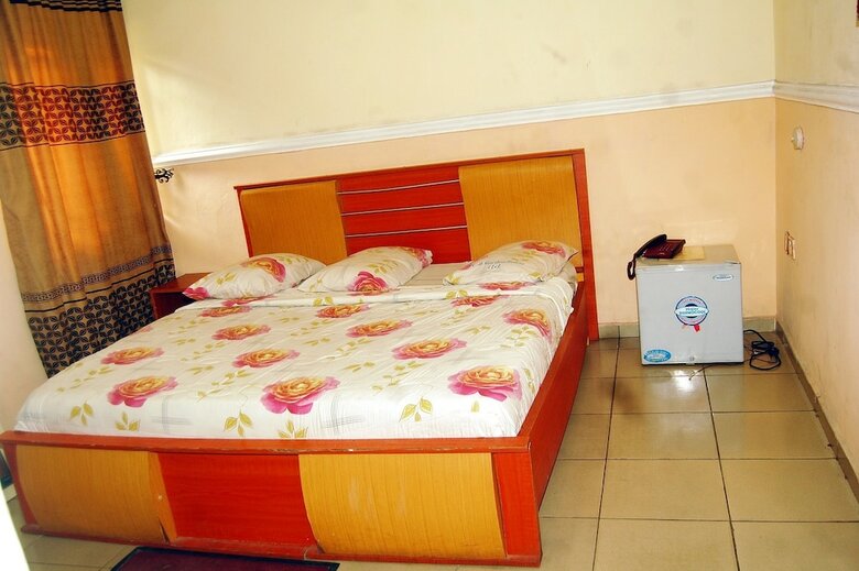De-b Garden Hotel