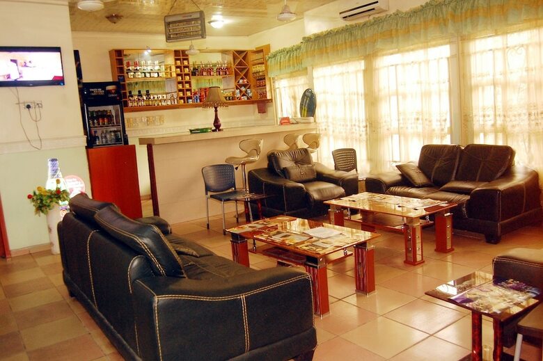 De-b Garden Hotel