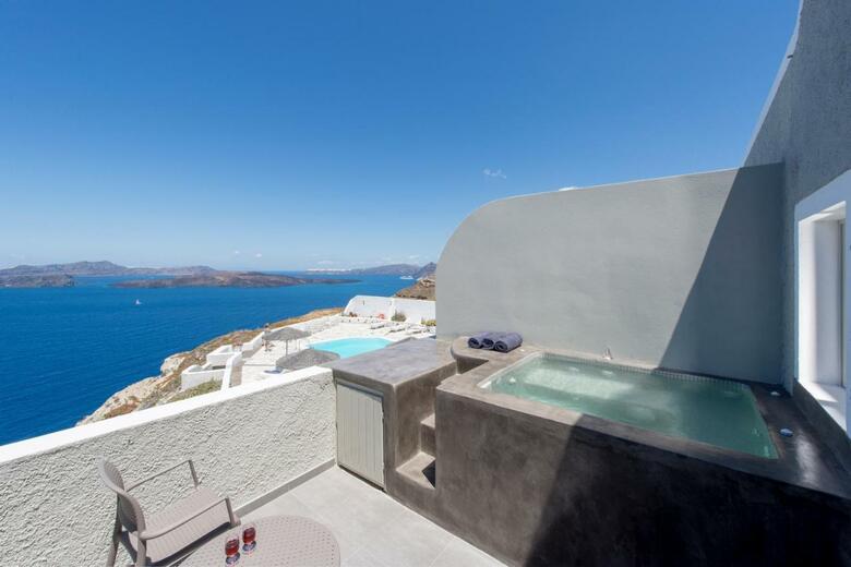 Hotel Caldera's Dolphin Suites