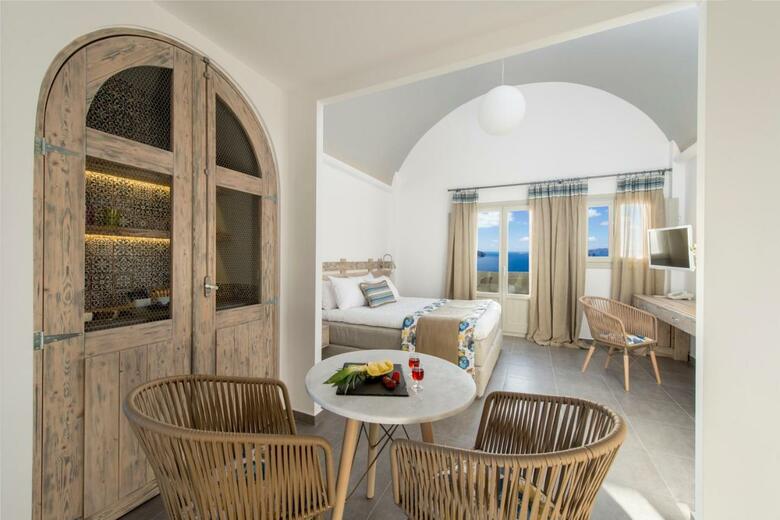 Hotel Caldera's Dolphin Suites