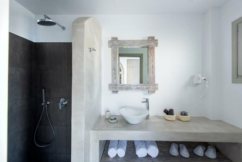 Hotel Caldera's Dolphin Suites