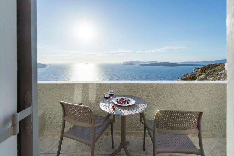 Hotel Caldera's Dolphin Suites