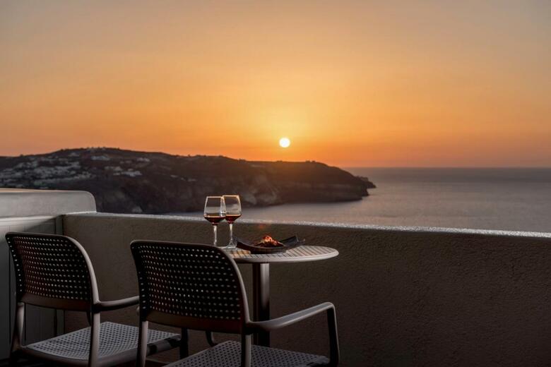 Hotel Caldera's Dolphin Suites