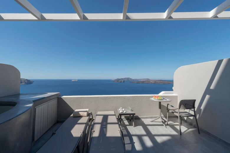 Hotel Caldera's Dolphin Suites