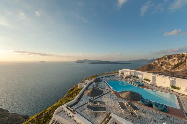 Hotel Caldera's Dolphin Suites