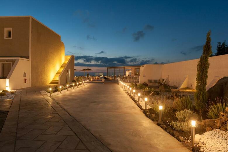 Hotel Caldera's Dolphin Suites