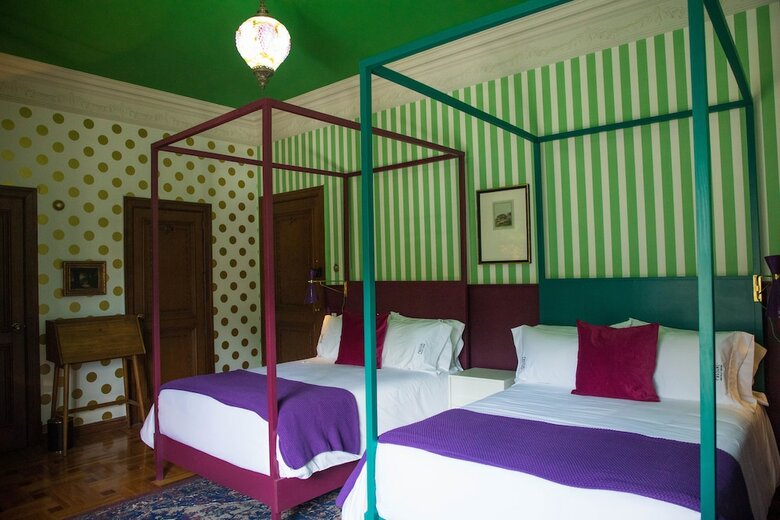 Bed & Breakfast Pug Seal Anatole France