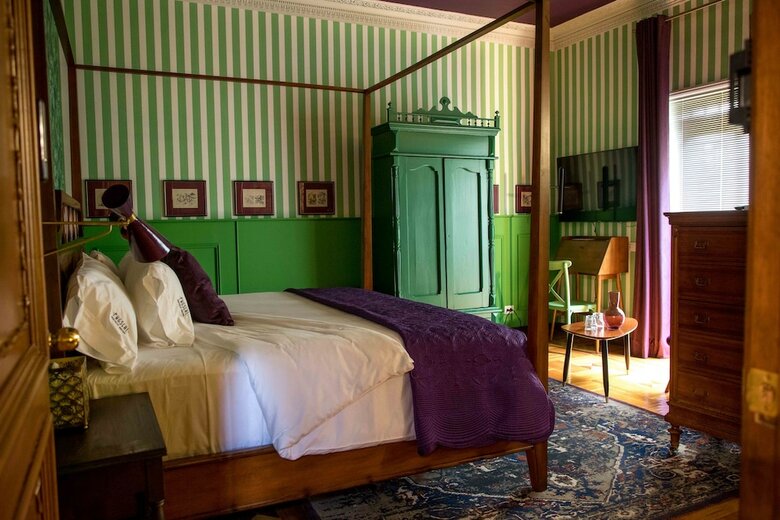 Bed & Breakfast Pug Seal Anatole France