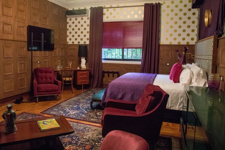 Bed & Breakfast Pug Seal Anatole France