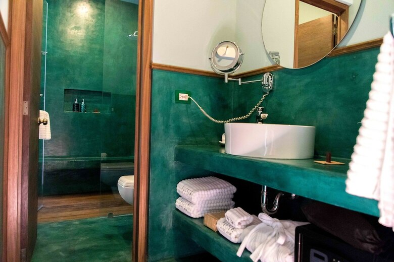 Bed & Breakfast Pug Seal Anatole France