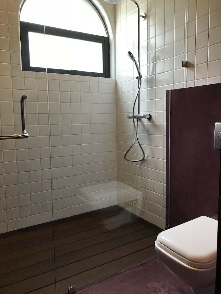 Bed & Breakfast Pug Seal Anatole France