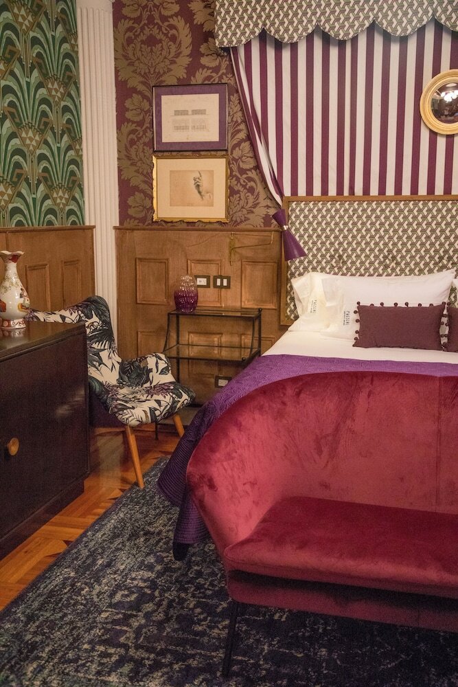 Bed & Breakfast Pug Seal Anatole France