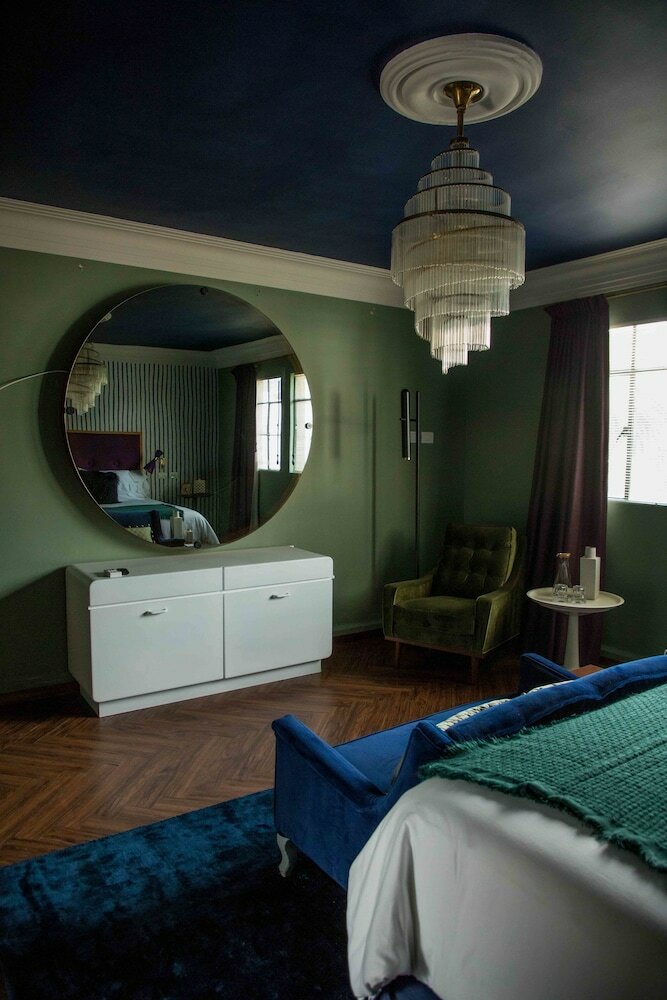 Bed & Breakfast Pug Seal Anatole France