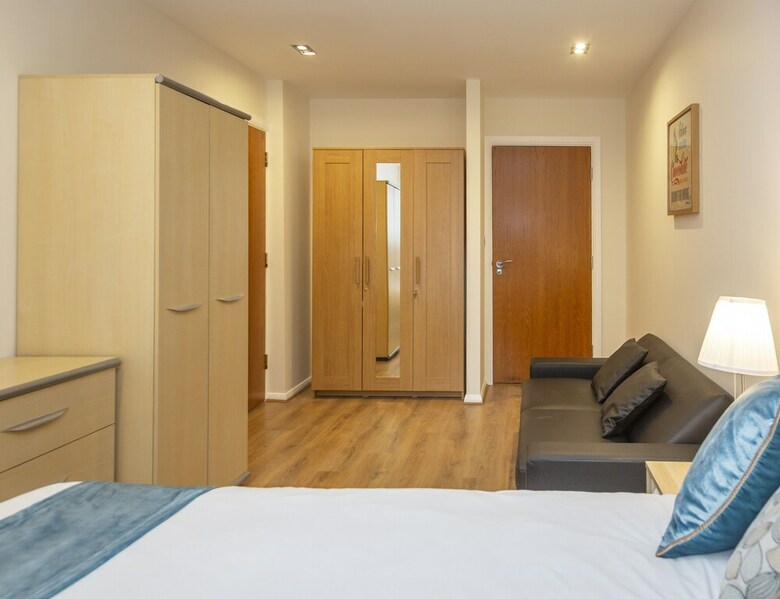 Royal Crossharbour Apartment