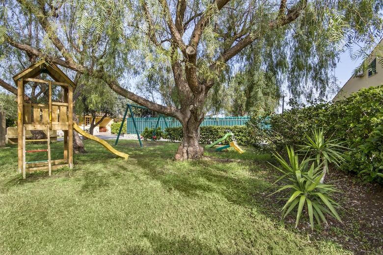 Apartamentos Paradise Beach