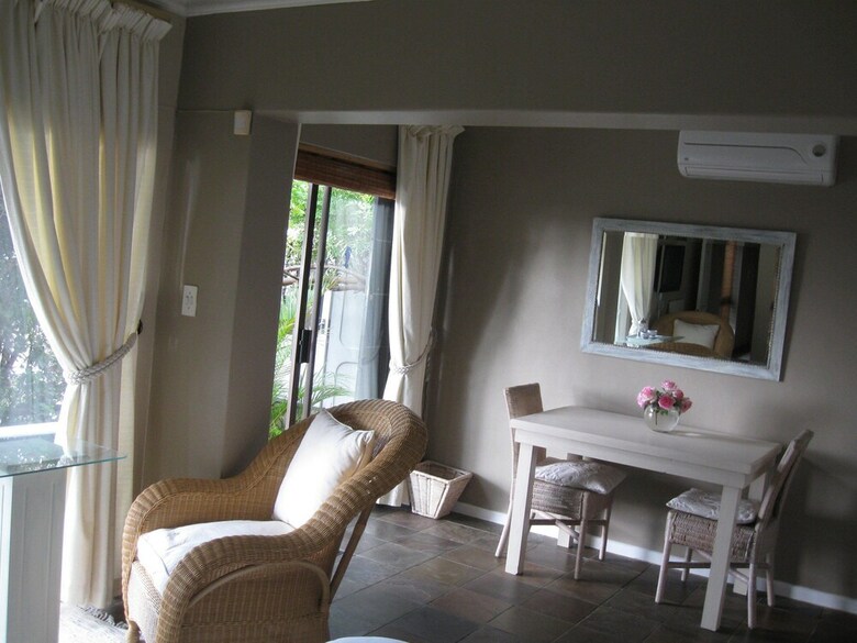 123 Ocean View Drive Apartment