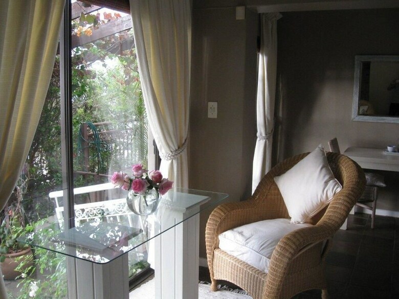 123 Ocean View Drive Apartment