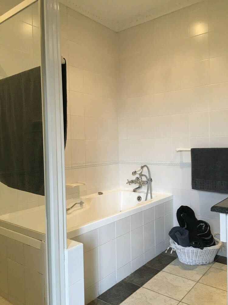 123 Ocean View Drive Apartment