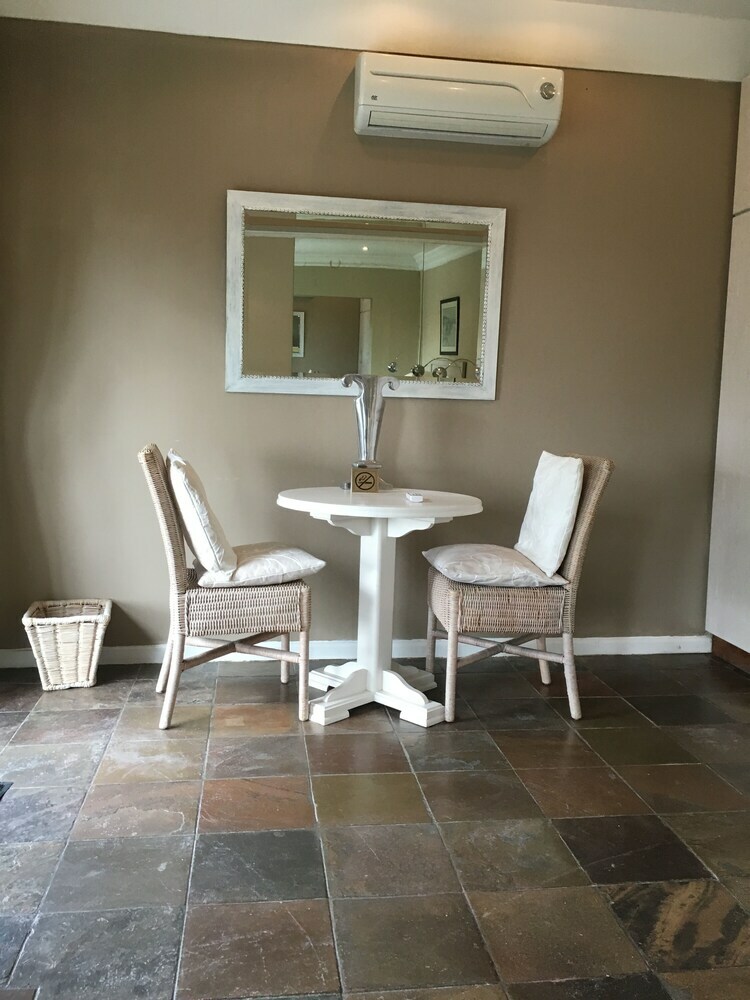 123 Ocean View Drive Apartment